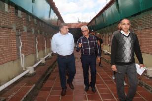 Censes do Paraná são referência nos cuidados ao Covid-19 na gestão Ratinho Junior / Ney Leprevost