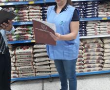 Procon-PR fiscaliza preços de produtos em mercados de Curitiba