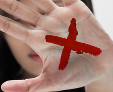Governo adere à Campanha Nacional do Sinal Vermelho para o enfrentamento às vítimas de violência doméstica