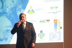 Ney Leprevost apresenta banco de projetos para a área social 