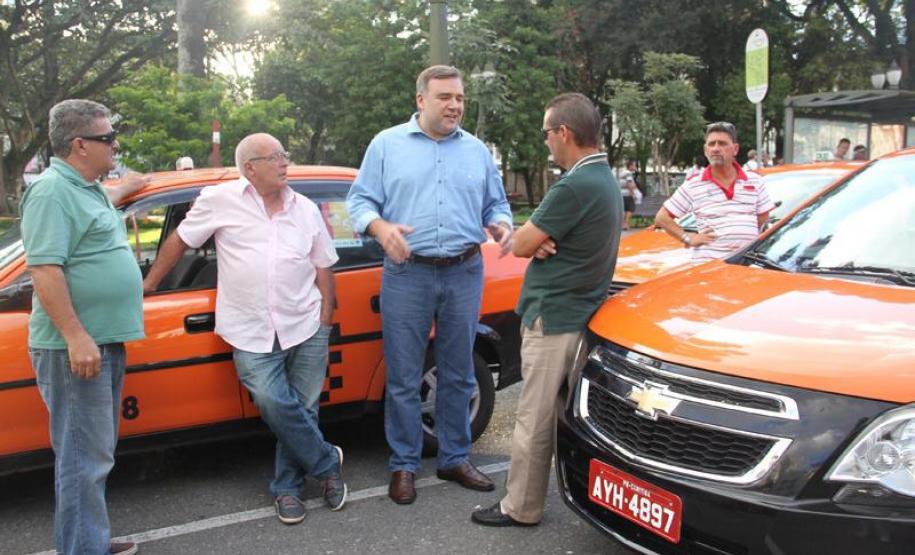 Ney Leprevost determina adoção do serviço TaxiGOVPR na Secretaria da Justiça, Família e Trabalho do Paraná