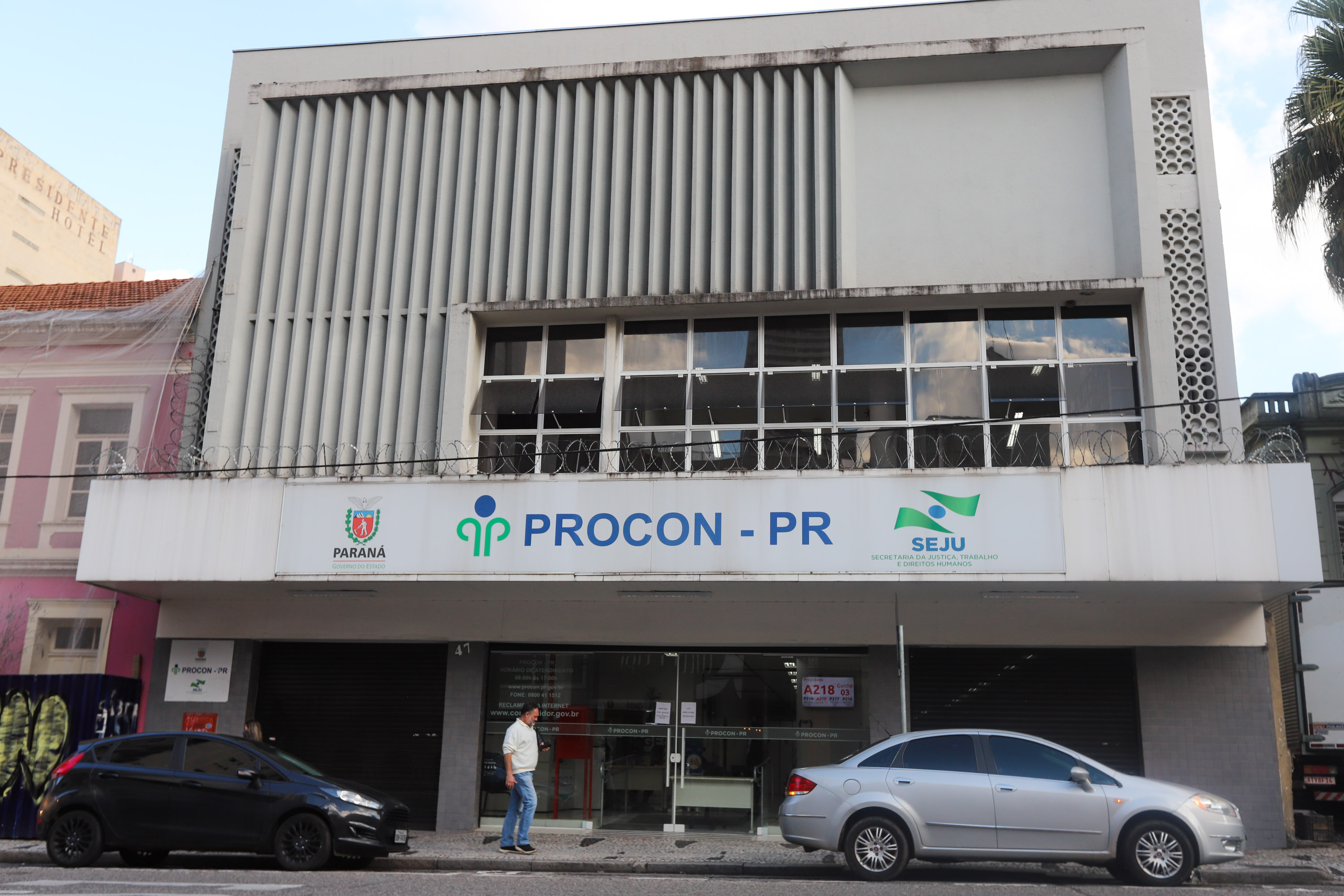 Procon-PR multa Cinesystem em R$ 100 mil por prática irregular na cobrança de ingressos