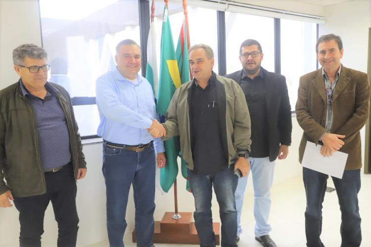 Presidente da Força Sindical do Paraná convida Ney Leprevost para evento dos 100 anos