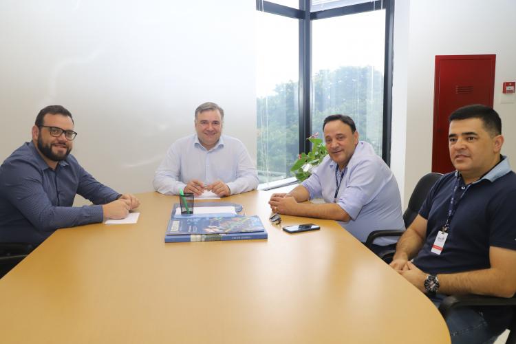 Ney Leprevost recebe visita do Líder do Governo