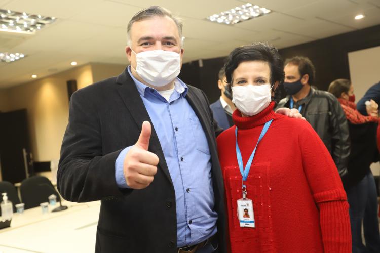 Secretário Ney e presidente do Cedca Angela Mendonça