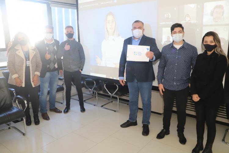 Programa Escola de Formação de Novos Líderes