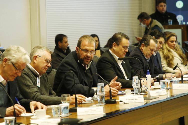 Governador Carlos Massa Ratinho Junior liderou nesta segunda-feira a terceira reunião do comitê público-privado sobre ESG.