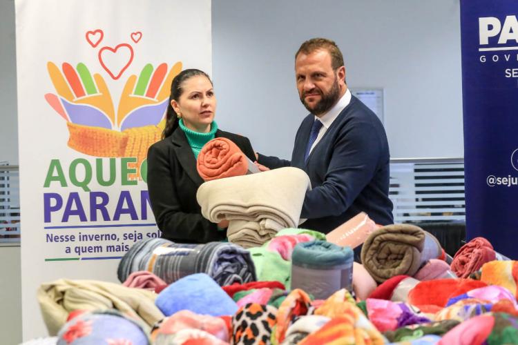 Campanha Aquece Paraná chega ao fim com mais de 40 mil peças de roupa arrecadadas -