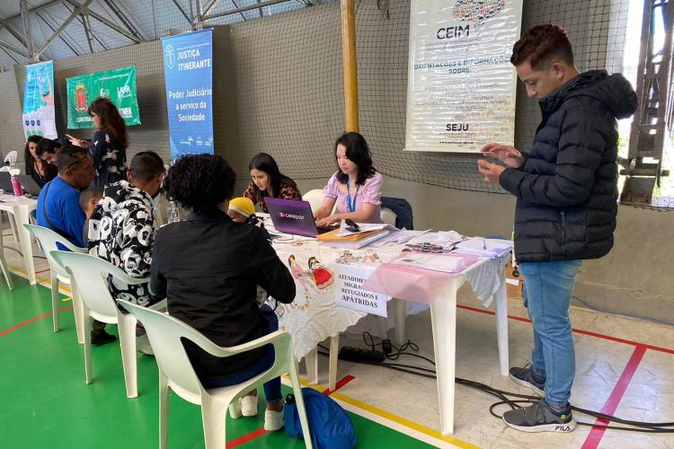 Feira de serviços Paraná em Ação ultrapassa 400 mil atendimentos em 4 anos