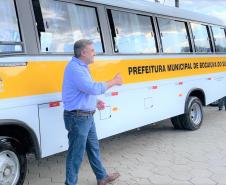 Ratinho Junior e Ney Leprevost entregam CRAS e ônibus adaptado para Bocaiuva do Sul 