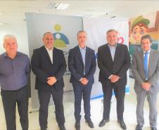 Ney Leprevost recebe prefeito de Maringá
