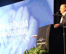 Em evento internacional, Ney Leprevost fala  sobre programas sociais para proteger as famílias