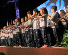 Em evento internacional, Ney Leprevost fala  sobre programas sociais para proteger as famílias