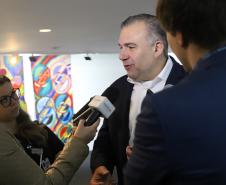 Em evento internacional, Ney Leprevost fala  sobre programas sociais para proteger as famílias