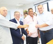 Ratinho Junior, Ney Leprevost e Jorge Lange viabilizam construção de  mais 303 casas para famílias em situação de extrema pobreza