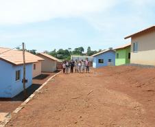 Governo entrega casas populares para famílias de Manoel Ribas