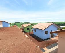 Governo entrega casas populares para famílias de Manoel Ribas