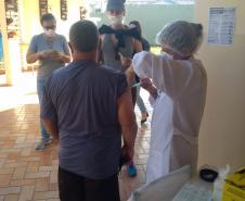 Adolescentes e servidores da Socioeducação do Paraná recebem a segunda fase da vacinação contra o Influenza