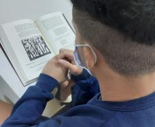 Departamento Socioeducativo do Paraná estimula a prática da leitura com adolescentes que cumprem medidas socioeducativas