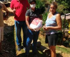 Cestas doadas no “Dia de Solidariedade” são entregues em vilas de Curitiba e Região Metropolitana