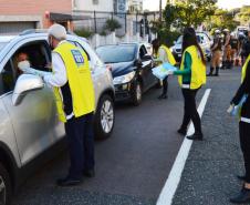 Secretaria de Justiça e Bptran da Polícia Militar realizam blitz educativa na capital paranaense para conscientização sobre violência e abuso contra crianças