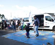 Governo do Estado e Prefeitura de Curitiba levaram feira de serviços ao Parolin