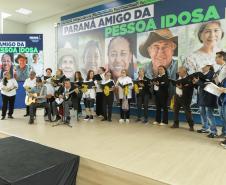 Ratinho Junior sanciona lei da gratuidade das passagens e anuncia programas aos idosos