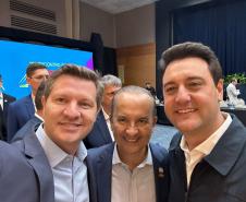 Santin Roveda acompanha Governador Ratinho Júnior na reunião do COSUD em Florianópolis