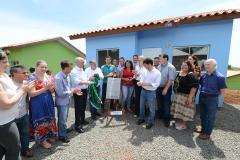 Governo entrega casas populares para famílias de Manoel Ribas