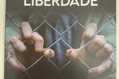 Livro narra trechos de cartas de adolescentes que buscam a verdadeira liberdade 