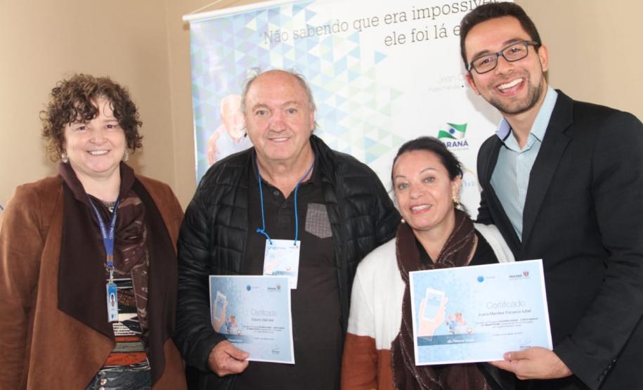 Sejuf e Celepar formam idosos em Curso de Smartphone