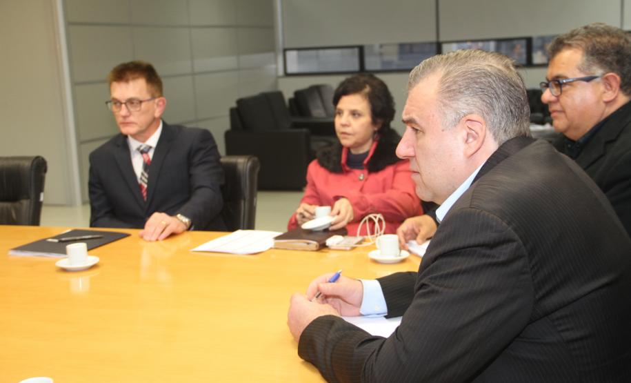 Sejuf e Poder Judiciário vão aumentar rede de acolhimento familiar