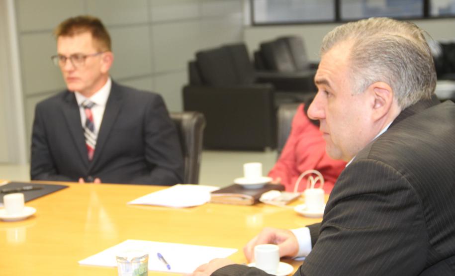 Sejuf e Poder Judiciário vão aumentar rede de acolhimento familiar