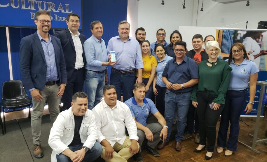 Ney Leprevost apresenta o aplicativo Paraná Serviços em Foz do Iguaçu