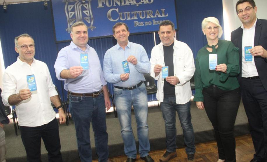 Ney Leprevost apresenta o aplicativo Paraná Serviços em Foz do Iguaçu