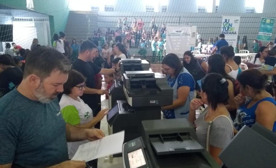 Paraná Cidadão faz 17 mil atendimentos em Almirante Tamandaré