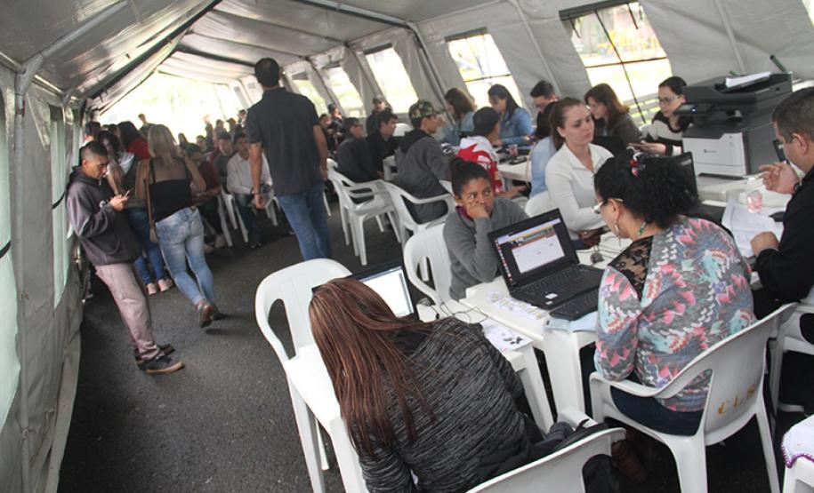 Governo nos Bairros faz mais de 1.000 atendimentos no Sítio Cercado, em Curitiba