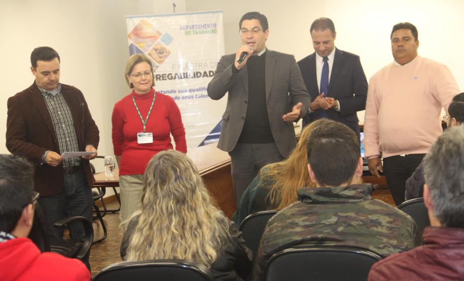 Palestras de empregabilidade são oferecidas na Agência do Trabalhador de Curitiba