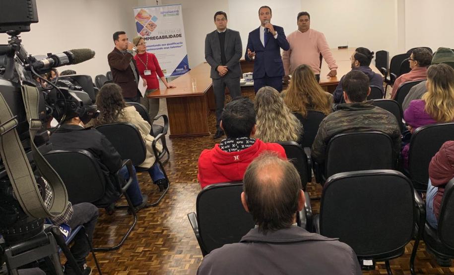Palestras de empregabilidade são oferecidas na Agência do Trabalhador de Curitiba