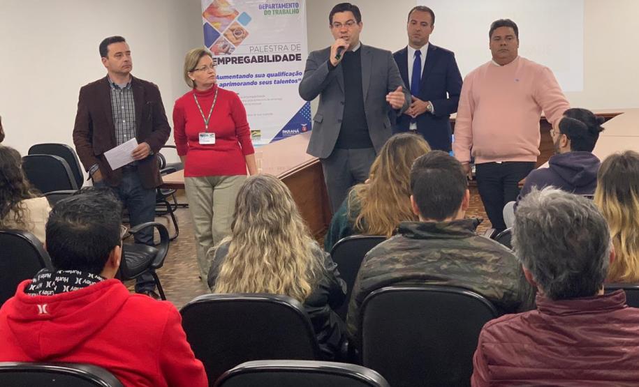 Palestras de empregabilidade são oferecidas na Agência do Trabalhador de Curitiba