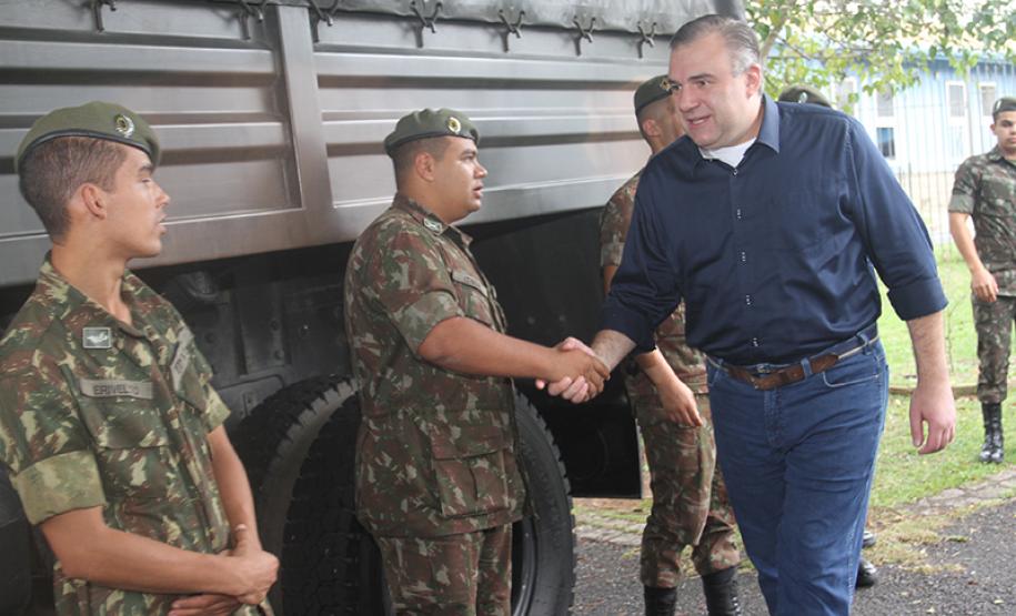 Governo nos Bairros faz mais de 1.000 atendimentos no Sítio Cercado, em Curitiba