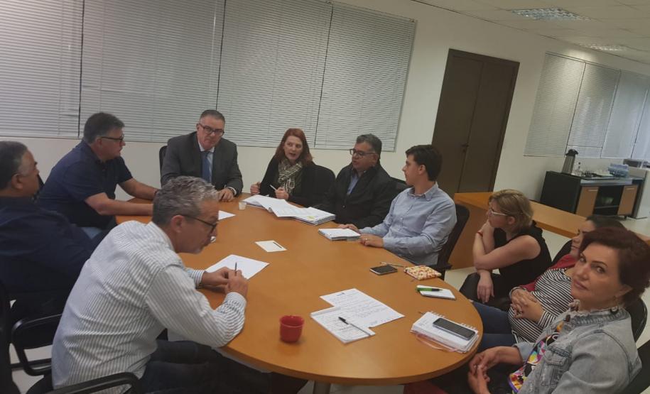 Reunião sobre temporal no Paraná