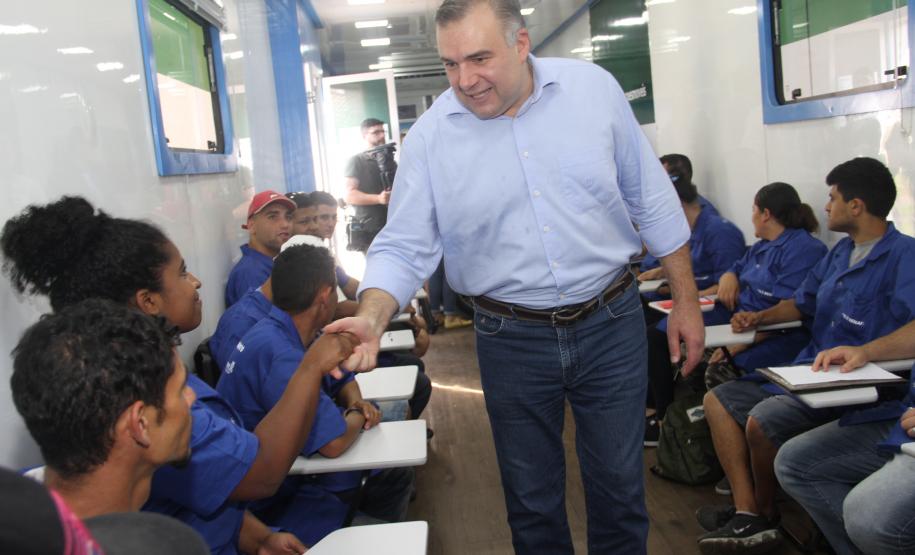 Bairro Tatuquara, em Curitiba, recebe Carreta do Conhecimento