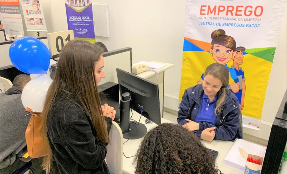 Agência do Trabalhador de Curitiba atende mais de mil pessoas com deficiência no Dia D