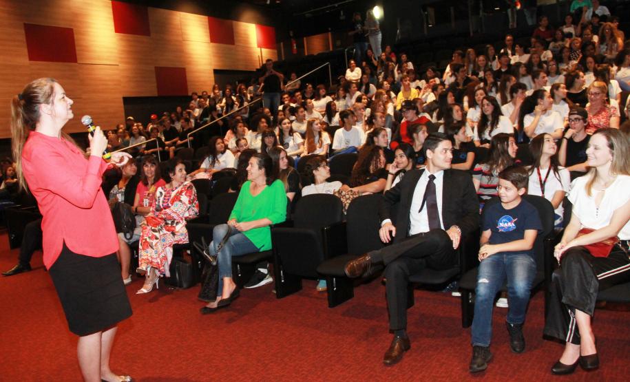 Seminário orienta crianças e adolescentes sobre os cuidados com crimes na internet