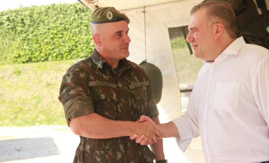 Governo nos Bairros atende moradores do Tatuquara