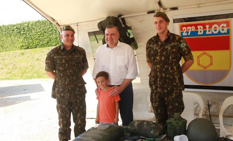 Governo nos Bairros atende moradores do Tatuquara