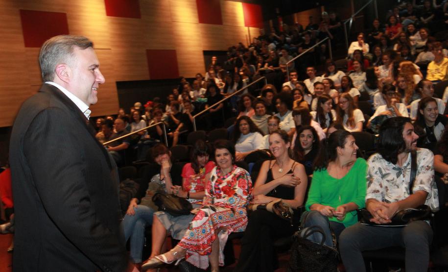 Seminário orienta crianças e adolescentes sobre os cuidados com crimes na internet