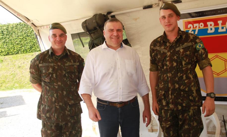 Governo nos Bairros atende moradores do Tatuquara