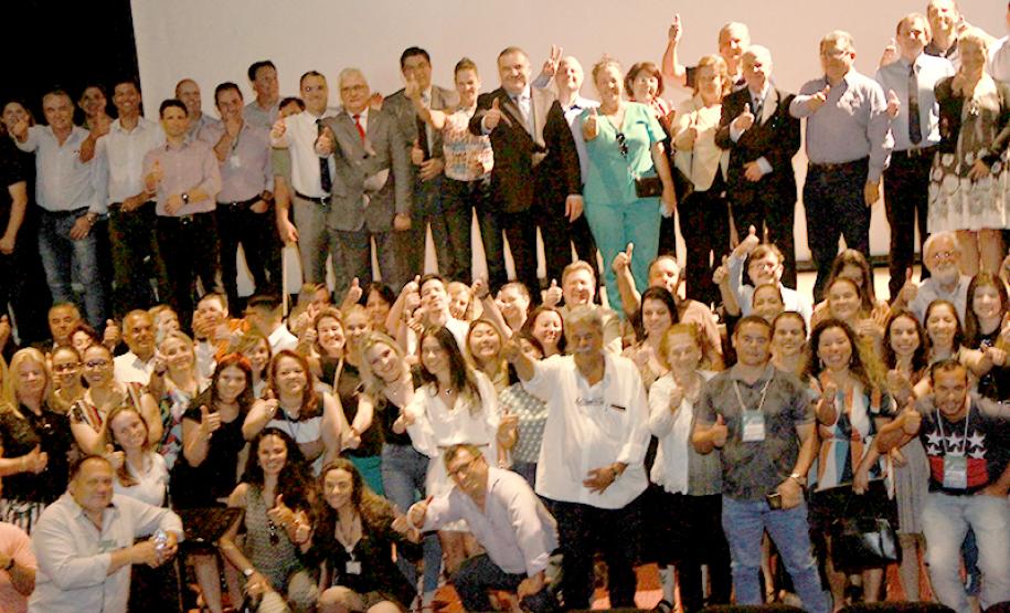 Ney Leprevost apresenta banco de projetos para a área social